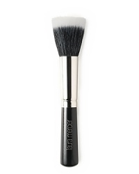 Laura Mercier Finishing Brush is composed of black goat hair and high quality synthetic fibers. This multi-dimensional brush delivers the perfect amount of product and buffs colour and shimmer into the skin. Perfect to use with any of the Shimmer Blocs or Loose Shimmer Powders. Laura Mercier Finishing Brush is composed of black goat hair and high quality synthetic fibers. This multi-dimensional brush delivers the perfect amount of product and buffs colour and shimmer into the skin. Perfect to use with any of the Shimmer Blocs or Loose Shimmer Powders.