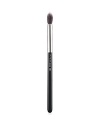 With its soft dome shape made of goat and synthetic fibers, the two-toned M·A·C 286 Dio Fibre Blending Brush provides a sheer, more controlled application of MAC Mineralize Eye Shadow.