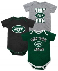 Suit up your littlest Jets fan in just the right gear with this NFL New York Jets bodysuit 3-pack from the Outerstuff. Suit up your littlest Jets fan in just the right gear with this NFL New York Jets bodysuit 3-pack from the Outerstuff.