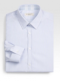 Simplistic stripes lend sartorial precision to a classic-fitting dress standard.Button-frontPoint collarCottonMachine washMade in Italy Simplistic stripes lend sartorial precision to a classic-fitting dress standard.Button-frontPoint collarCottonMachine washMade in Italy