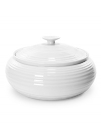From celebrated chef and food writer, Sophie Conran, comes this artfully designed covered casserole dish. Created with the foodie in mind, this versatile dish transitions from cookware to dinnerware with the utmost ease. From celebrated chef and food writer, Sophie Conran, comes this artfully designed covered casserole dish. Created with the foodie in mind, this versatile dish transitions from cookware to dinnerware with the utmost ease.
