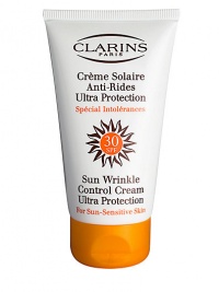 Ideal protection for sun-sensitive skin or skin exposed to intense sunlight. Provides reinforced sun protection (heat-resistant UVA/UVB filters) and promotes a more even tan. Protects against dehydration and helps prevent visible signs of premature skin aging. 4.4 oz. Ideal protection for sun-sensitive skin or skin exposed to intense sunlight. Provides reinforced sun protection (heat-resistant UVA/UVB filters) and promotes a more even tan. Protects against dehydration and helps prevent visible signs of premature skin aging. 4.4 oz.