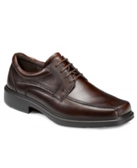 Sophisticated enough for the workplace and comfortable enough for out-of-office wear, these sleek bike toe Ecco oxford men's dress shoes make a great addition to any guy's work week rotation. Sophisticated enough for the workplace and comfortable enough for out-of-office wear, these sleek bike toe Ecco oxford men's dress shoes make a great addition to any guy's work week rotation.