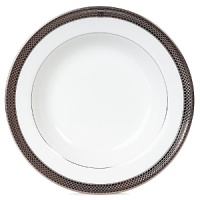 Add new polish to formal tables with the lustrous Chain Bracelet oval platter. White bone china wrapped in bands of textured platinum evokes the woven silver bangles and watch bands that make your own look timeless.