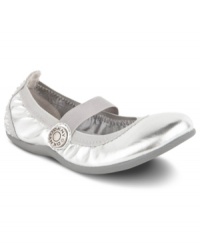 Decorate her style in a dainty way with these Rivington ballet flats from DKNY. Decorate her style in a dainty way with these Rivington ballet flats from DKNY.