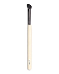 A large angled brush specially designed to highlight under or along the brow bone. Made of luxuriously soft black squirrel.