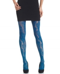 Ooh la la! These flirty net tights from HUE feature a delicate floral pattern for a look that's elegant and eye-catching. Pair them with slim skirts and flowy dresses.