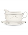 Fluid platinum scrolls glide freely throughout this beautiful fine china gravy boat from Noritake. Easy to match with any decor, the fresh and elegant Platinum Wave collection of dinnerware and dishes is a timeless look for fine dining or luxurious everyday meals.