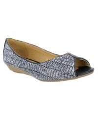 A fierce sandal for fancy feet! Mia's Madira sandals showcase your look with raffia uppers and open toes. A fierce sandal for fancy feet! Mia's Madira sandals showcase your look with raffia uppers and open toes.