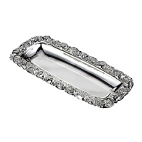 The couture designer Monique Lhuillier celebrates her first creative collaboration with Waterford Crystal with the Sunday Rose Collection. Inspired by her iconic Sunday Rose wedding gown, this formal vanity tray makes a glamourous display on the table. The couture designer Monique Lhuillier celebrates her first creative collaboration with Waterford Crystal with the Sunday Rose Collection. Inspired by her iconic Sunday Rose wedding gown, this formal vanity tray makes a glamourous display on the table.