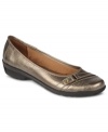 Pretty understated sheen. Tailored strapped detail on the vamp of Life Stride's Candid flats add such a nice touch.