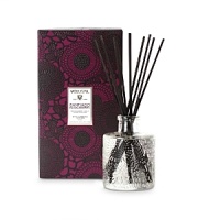 Voluspa's exquisite Santiago Huckleberry collection blends ripe huckleberries with vanilla bean and sugar cane for an exceptional fragrance that elegantly scents your home. Voluspa's exquisite Santiago Huckleberry collection blends ripe huckleberries with vanilla bean and sugar cane for an exceptional fragrance that elegantly scents your home.