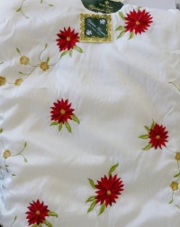 Yuletide Treasures Classic Holiday Design 54 Ivory/Cream Christmas Tree Skirt with Red Poinsettia Flowers Yuletide Treasures Classic Holiday Design 54 Ivory/Cream Christmas Tree Skirt with Red Poinsettia Flowers