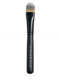 Essential for a chic, sophisticated look. A narrow, firm brush for blending away imperfections. Crafted by master artisans, Le Métier de Beauté Master Brush Collection includes the tools every woman needs for exemplary professional cosmetic application. Essential for a chic, sophisticated look. A narrow, firm brush for blending away imperfections. Crafted by master artisans, Le Métier de Beauté Master Brush Collection includes the tools every woman needs for exemplary professional cosmetic application.