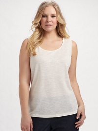 An everyday essential, crafted in a featherweight linen blend.Scoopneck Sleeveless Pullover style 45% linen/33% viscose/22% polyamide Hand wash Imported An everyday essential, crafted in a featherweight linen blend.Scoopneck Sleeveless Pullover style 45% linen/33% viscose/22% polyamide Hand wash Imported