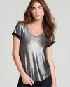 Add festive metallic shine to your fall wardrobe with this glimmering gold Townsen tee--brighten up denim in a flash!