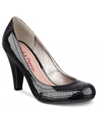 Menswear-inspired, but still all woman. Pink and Pepper's Couture pumps are the perfect choice for your most stylish workdays. Menswear-inspired, but still all woman. Pink and Pepper's Couture pumps are the perfect choice for your most stylish workdays.