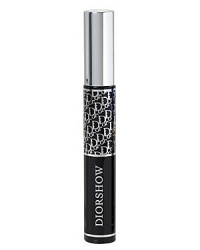Inspired by runways shows and behind-the-scenes tricks used by professional makeup artists, Diorshow Mascara reveals the secrets of the stars. Diorshow Mascara offers ultra-glamorous results with lashes thickened, lengthened and curved to the max - simply extraordinary. Inspired by runways shows and behind-the-scenes tricks used by professional makeup artists, Diorshow Mascara reveals the secrets of the stars. Diorshow Mascara offers ultra-glamorous results with lashes thickened, lengthened and curved to the max - simply extraordinary.