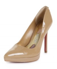 You mean business. Slip into the Tamora pumps by Paris Hilton with their laced-up back and the rest will come naturally! You mean business. Slip into the Tamora pumps by Paris Hilton with their laced-up back and the rest will come naturally!