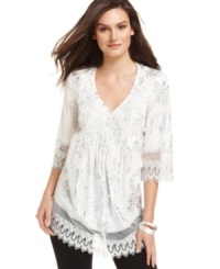 A metallic floral print adds shine to this Alfani tunic for a stylish summer look! A metallic floral print adds shine to this Alfani tunic for a stylish summer look!