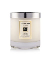 A captivating blend, the classic florals gardenia and tuberose are combined with cardamom, sandalwood and myrrh to create a rich seduction of the senses. The Vintage Gardenia Home Candle with Cardamom and Myrrh infuses any room with evocative scent and lasts for hours. An everyday luxury, it brings warmth to any environment. 200g. A captivating blend, the classic florals gardenia and tuberose are combined with cardamom, sandalwood and myrrh to create a rich seduction of the senses. The Vintage Gardenia Home Candle with Cardamom and Myrrh infuses any room with evocative scent and lasts for hours. An everyday luxury, it brings warmth to any environment. 200g.