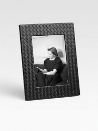 Hand-woven Intrecciato nappa leather gives a treasured photo added presence. Made in ItalyDIMENSION INFORMATION5 X 7 (7.5 X 9.5 overall)8 X 10 (10.5 X 12.5 overall) Hand-woven Intrecciato nappa leather gives a treasured photo added presence. Made in ItalyDIMENSION INFORMATION5 X 7 (7.5 X 9.5 overall)8 X 10 (10.5 X 12.5 overall)
