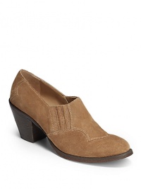 THE LOOKAlmond-shaped toeGeometric stitch detailsConcealed elastic goring on the sidesPadded insoleStacked heel, 3 (75mm)THE MATERIALSuede upperMan-made lining and soleORIGINImported THE LOOKAlmond-shaped toeGeometric stitch detailsConcealed elastic goring on the sidesPadded insoleStacked heel, 3 (75mm)THE MATERIALSuede upperMan-made lining and soleORIGINImported