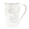 Paisley Bloom brings Marchesa's signature beaded accents to life on a tailored white bone dinnerware body. Silver mica and platinum decorate the rim for added appeal. The unique artistry of paisley and florals create a graceful tabletop collection that is romantic and refined, perfect for every dinner party.