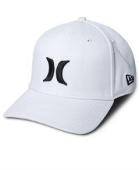 Top off your casual look with style with this logo hat from Hurley. Top off your casual look with style with this logo hat from Hurley.