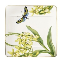Exotic flora and fauna take center stage in Villeroy & Boch's Amazonia collection. Accented with gold and featuring exquisite details rendered in lush colors, this elegant dinnerware coordinates with Villeroy & Boch's Modern Grace collection or makes a fabulous statement on its own. Exotic flora and fauna take center stage in Villeroy & Boch's Amazonia collection. Accented with gold and featuring exquisite details rendered in lush colors, this elegant dinnerware coordinates with Villeroy & Boch's Modern Grace collection or makes a fabulous statement on its own.