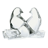 Baccarat crystal captures the form and symbol of peace, love and unity with entwined Loving Doves. The magical luminosity of the crystal dove emanates the beauty of what they represent. Baccarat crystal captures the form and symbol of peace, love and unity with entwined Loving Doves. The magical luminosity of the crystal dove emanates the beauty of what they represent.