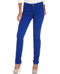The Soho skinny jean is a wardrobe essential, from DKNY Jeans. In a bright blue wash, it adds a cheerful touch to any casual day! The Soho skinny jean is a wardrobe essential, from DKNY Jeans. In a bright blue wash, it adds a cheerful touch to any casual day!