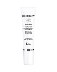 WHITE REVEAL UV SHIELD SPF 50 – featherweight lotion delivers exclusive 360° protection that combines UV and anti-oxidant defense to safeguard the skin's cells at their very core* while lightweight moisturizers instantly comfort and soften the skin. Skin is perfectly protected, even and luminous*In vitro test realized on ingredients WHITE REVEAL UV SHIELD SPF 50 – featherweight lotion delivers exclusive 360° protection that combines UV and anti-oxidant defense to safeguard the skin's cells at their very core* while lightweight moisturizers instantly comfort and soften the skin. Skin is perfectly protected, even and luminous*In vitro test realized on ingredients
