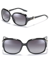 Dior's oversized sunnies exude timeless glamour. Dior's oversized sunnies exude timeless glamour.