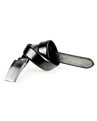 A burnished silvertone buckle finishes a handsome belt that easily reverses from black to brown leather. A burnished silvertone buckle finishes a handsome belt that easily reverses from black to brown leather.