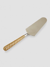 Luxuriate in a tasteful dining experience with this stainless steel cake server featuring a hollow braid patterned handle. 11½ long Comes in gift box Imported