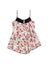 THE LOOKAllover floral printLace detail with button accentsAdjustable spaghetti strapsButton closureDual besom pocketsTHE MATERIALRayonCARE & ORIGINMachine washMade in USA THE LOOKAllover floral printLace detail with button accentsAdjustable spaghetti strapsButton closureDual besom pocketsTHE MATERIALRayonCARE & ORIGINMachine washMade in USA