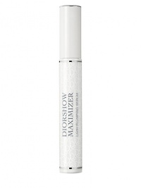 The newest addition to the family of legendary Diorshow Mascaras, Diorshow Maximizer Lash Primer Serum instantly primes, plumps, and lengthens lashes with an ultra-light and quick-drying formula. The first active serum mascara primer also contains a unique cell-conditioning complex made up of hydrolyzed soy proteins that promote long-term lash growth, strength, and vitality. 