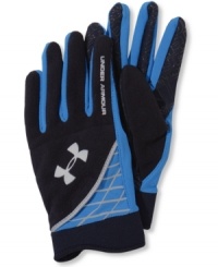 Fleece gloves made the attention to detail usually seen only on all-pro gear: Under Armour gloves made of moisture-management ColdGear® fabric with reflective piping, silicon palm for enhanced grip, and full cuff for extra insulation. Fleece gloves made the attention to detail usually seen only on all-pro gear: Under Armour gloves made of moisture-management ColdGear® fabric with reflective piping, silicon palm for enhanced grip, and full cuff for extra insulation.