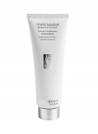 More than a simple cleanser, Temps Majeur Baume Nettoyant invites you to a unique sensorial experience, a moment of pleasure and wellness. Successively turning into balm, oil and milk, its unique texture is soft, soothing and very comfortable and completely dissolves makeup, including waterproof mascara. Temps Majeur Baume Nettoyant comforts the skin while cleansing. For all skin types, including sensitive skin, without any drying or tightening sensation, this cleansing balm leaves the skin supple, smoothed and perfectly moisturized. More than a simple cleanser, Temps Majeur Baume Nettoyant invites you to a unique sensorial experience, a moment of pleasure and wellness. Successively turning into balm, oil and milk, its unique texture is soft, soothing and very comfortable and completely dissolves makeup, including waterproof mascara. Temps Majeur Baume Nettoyant comforts the skin while cleansing. For all skin types, including sensitive skin, without any drying or tightening sensation, this cleansing balm leaves the skin supple, smoothed and perfectly moisturized.