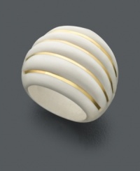 Appeal to your unique side with a one-of-a-kind cocktail ring. This smooth, polished agate ring features 14k gold ribbing. Size 7. Appeal to your unique side with a one-of-a-kind cocktail ring. This smooth, polished agate ring features 14k gold ribbing. Size 7.