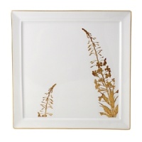 A coupe shape service decorated with golden leaves that seems to be brought to life by a subtle variation of nature in each piece. Vegetal Gold can stand alone or be accented with Diamond, Gold or Palmyre. A coupe shape service decorated with golden leaves that seems to be brought to life by a subtle variation of nature in each piece. Vegetal Gold can stand alone or be accented with Diamond, Gold or Palmyre.