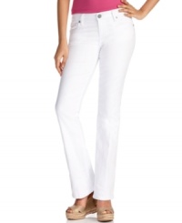 Sleek and completely chic, Kut from the Kloth's white jeans brighten up any ensemble. They look great with both button-front shirts or bold tees! Sleek and completely chic, Kut from the Kloth's white jeans brighten up any ensemble. They look great with both button-front shirts or bold tees!