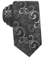 This Alfani tie boasts a gorgeous print and silk design. This Alfani tie boasts a gorgeous print and silk design.