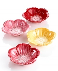 Fun to use, beautiful on display, these blossoming bowls bring new life to the classic Old Country Roses dinnerware collection from Royal Albert. Cute for a scoop of ice cream, candy or nuts. (Clearance) Fun to use, beautiful on display, these blossoming bowls bring new life to the classic Old Country Roses dinnerware collection from Royal Albert. Cute for a scoop of ice cream, candy or nuts. (Clearance)