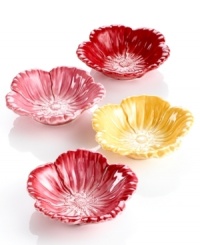 Fun to use, beautiful on display, these blossoming bowls bring new life to the classic Old Country Roses dinnerware collection from Royal Albert. Cute for a scoop of ice cream, candy or nuts. (Clearance)