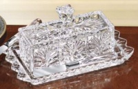 Fifth Avenue Portico Butterdish and Two Knives, Gift Box Fifth Avenue Portico Butterdish and Two Knives, Gift Box