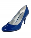 Perfectly pleasant shine. The Courteous pumps by Bandolino are a great day-to-dusk style.