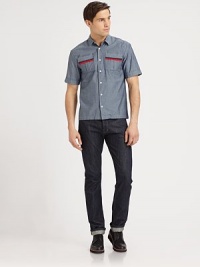 A denim-fan favorite, set in a straight-fit silhouette, and relaxed just enough through the leg for all around comfort.Five-pocket styleInseam, about 33CottonMachine washImported A denim-fan favorite, set in a straight-fit silhouette, and relaxed just enough through the leg for all around comfort.Five-pocket styleInseam, about 33CottonMachine washImported