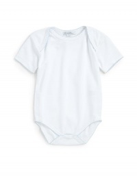 THE LOOKEnvelope necklineShort sleevesBottom snaps for easy on and offWhite trim with blue dot print at neckline and hemPicot edged neckline, cuffs and hemTHE MATERIALPima cottonCARE & ORIGINMachine washImported THE LOOKEnvelope necklineShort sleevesBottom snaps for easy on and offWhite trim with blue dot print at neckline and hemPicot edged neckline, cuffs and hemTHE MATERIALPima cottonCARE & ORIGINMachine washImported